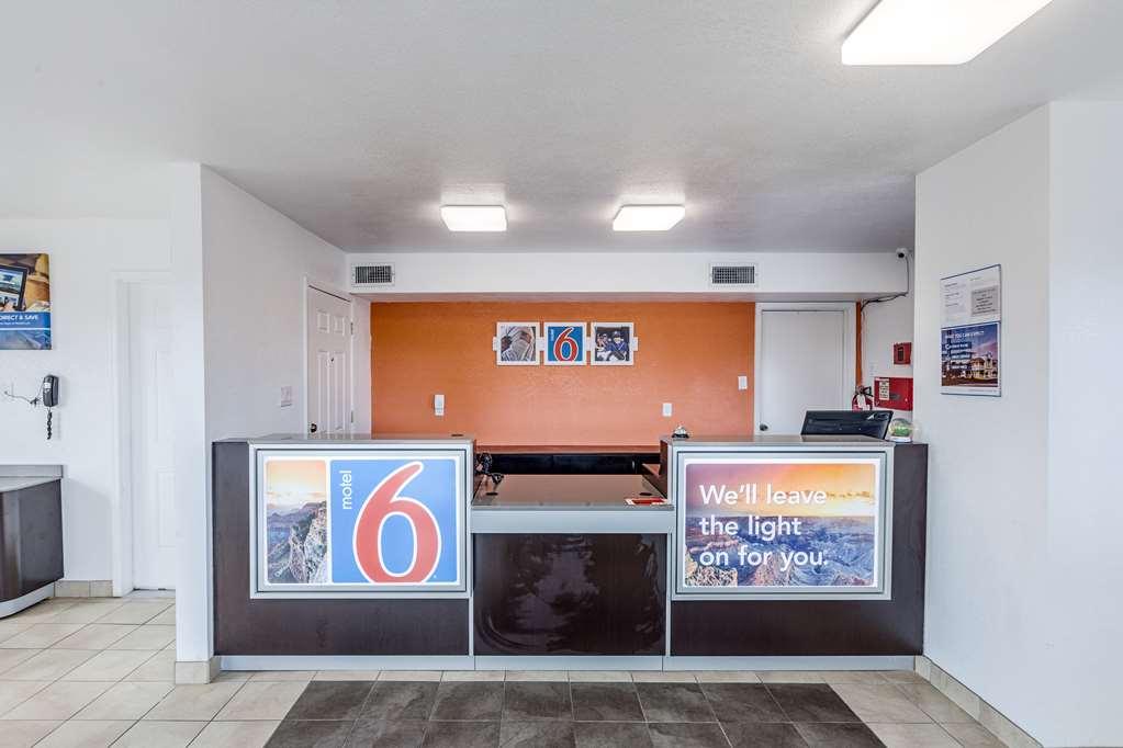 Motel 6 Fort Worth - Northside インテリア 写真