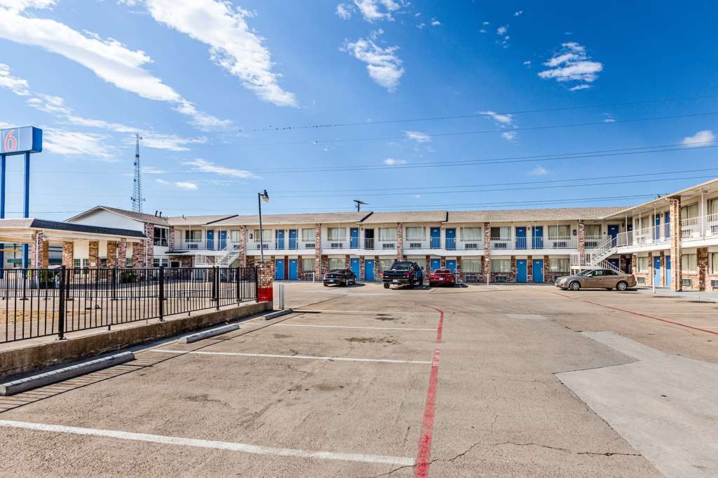 Motel 6 Fort Worth - Northside エクステリア 写真